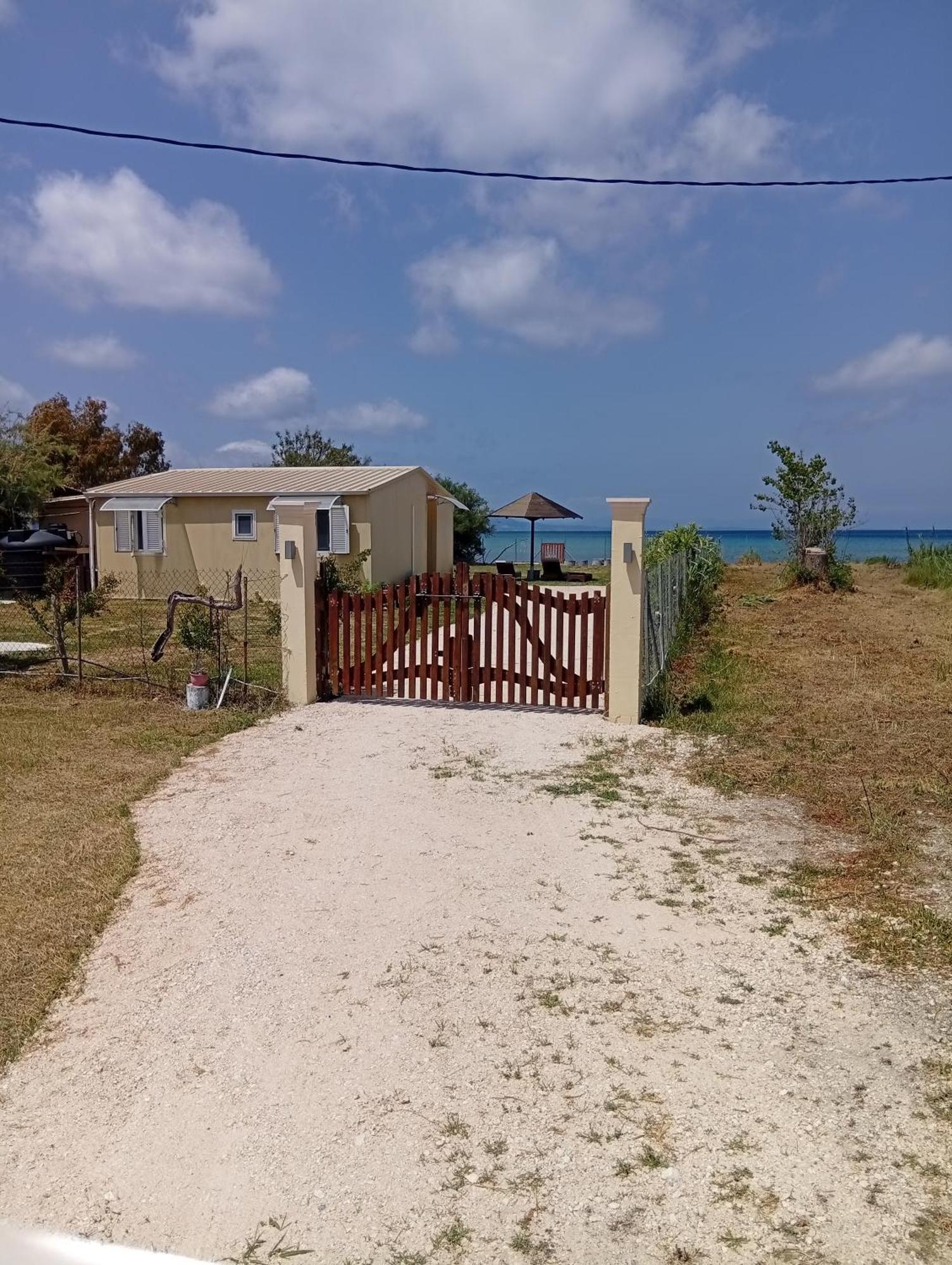 Vasilikis Sea House Villa Lefkimmi  Exterior photo